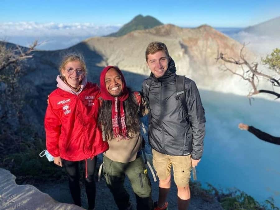 From Surabaya/Malang/Bali: Kawah Ijen Blue Fire Guided Tour - From your hotel to Paltuding: the night start that shapes everything