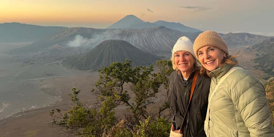 From Surabaya or Malang: Private Mt. Bromo Sunrise Day Trip - Penanjakan Summit sunrise: how the waiting part becomes the experience