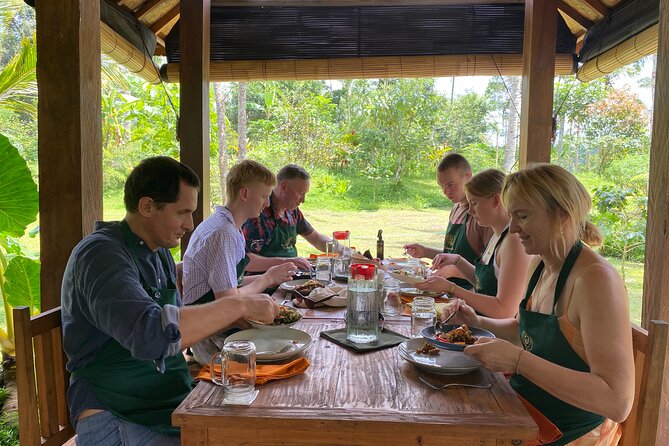 From Ubud: Authentic Bali Farm Cooking School & Organic Farm - Lunch under shade: tasting what you made