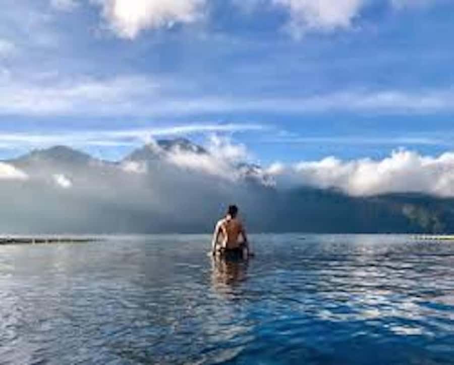 From Ubud: Mount Batur Hiking With Hotspring - Breakfast and the summit wait: fuel for the way down