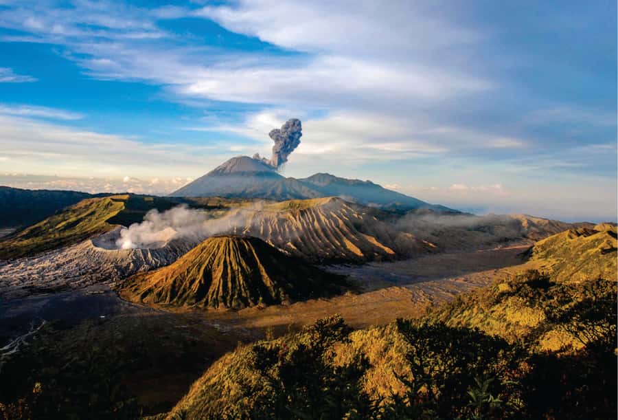From Yogyakarta: Borobudur, Mount Bromo, and Ijen 4-Day Tour - Setumbu Hill to Borobudur: Beat the day and the crowds