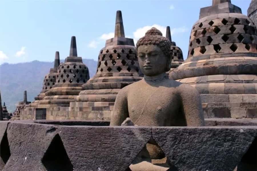 From Yogyakarta: Borobudur Sunrise Half Day Tour with Pickup - The optional Mendut and Pawon temples: stretching your morning