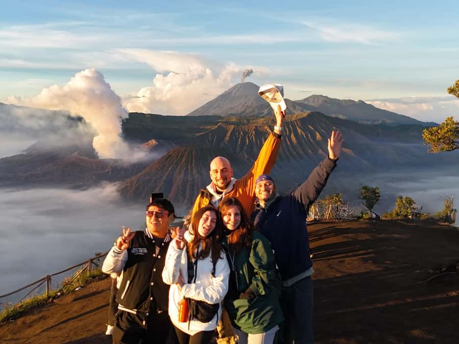 From Yogyakarta: Bromo, Ijen & Bali 3-Day Tour All Inclusive - Day 2: Mount Bromo sunrise, then onward toward Ijen