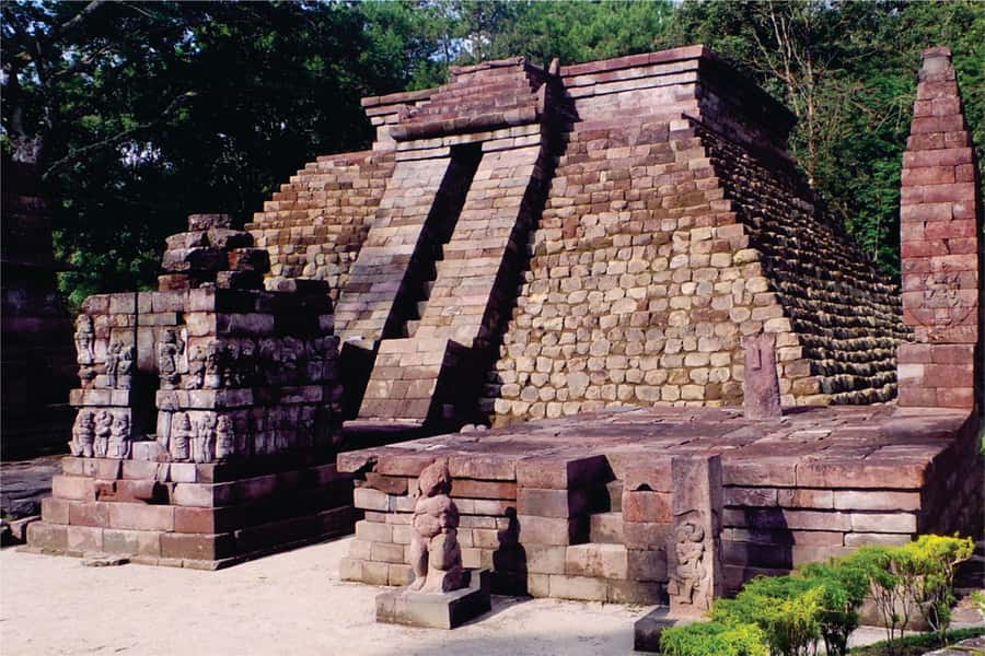 From Yogyakarta: Cetho, Sukuh Erotic Temple and Solo City - Getting out of Yogyakarta: the Mount Lawu drive you’ll actually enjoy