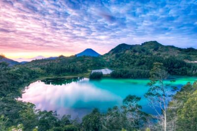 from Yogyakarta: Dieng, Dawn's Embrace & Cultural Treasures - Sikunir Hill Sunrise: The Short Climb With a Real Horizon