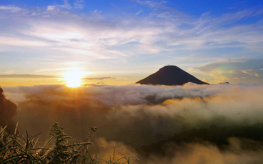 from Yogyakarta: Dieng, Dawn's Embrace & Cultural Treasures - Arjuna Temple Complex: When the Day Slows Down