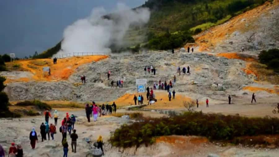 From Yogyakarta : Dieng Plateau Fullday Tour - Sulfur hot springs vibes: memorable without being overcomplicated