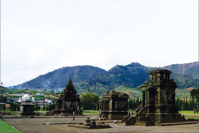 From Yogyakarta: Dieng Plateau Golden Sunrise Private Day Trip - Sikunir Hill: The Sunrise Viewpoint That Sets the Whole Tone