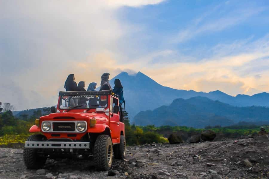 From Yogyakarta : Merapi volcano guided Tour with Jeep - Kaliadem Bunker, About 4 km From the Peak: Seeing the 2010 Aftermath Up Close