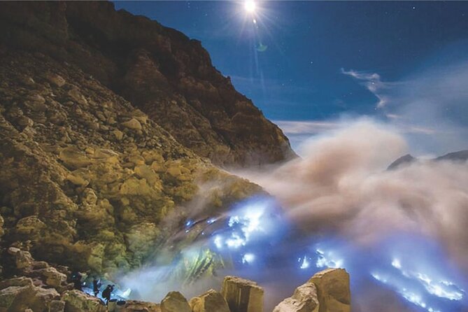From Yogyakarta: Mount Bromo Sunrise and ijen crater Blue Fire - 3 Days - Safety Gear and Flashlight: What’s Provided for Ijen