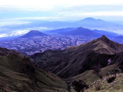 From Yogyakarta: Mount Merbabu One Day Hiking Tour - The day at a glance: pickup times, drive, and the altitude rhythm