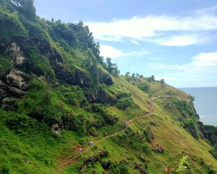 From Yogyakarta: Pengilon Hill and Hidden Beach - Siung Beach: watching waves and sipping coconut water