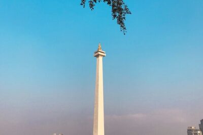 Full Day Bogor Botanical Garden And Puncak Highland Tour - Crossing from Jakarta to Puncak: Fruit Road, Cooler Air, and Mist