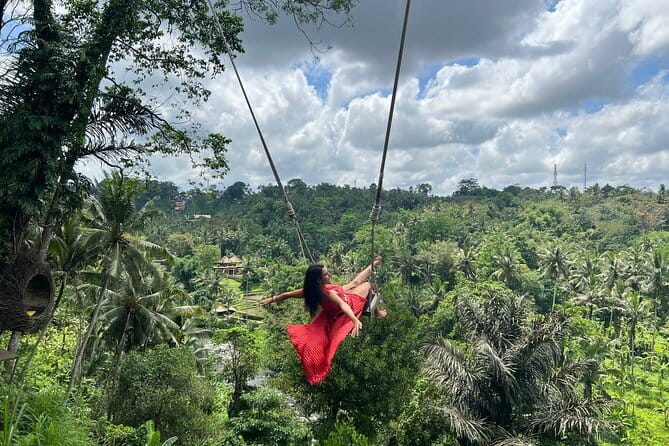 Full Day Private Tour from Tegenungan Waterfall to Tanah Lot - Tanah Lot Temple in the afternoon: sea-rock views and sunset expectations