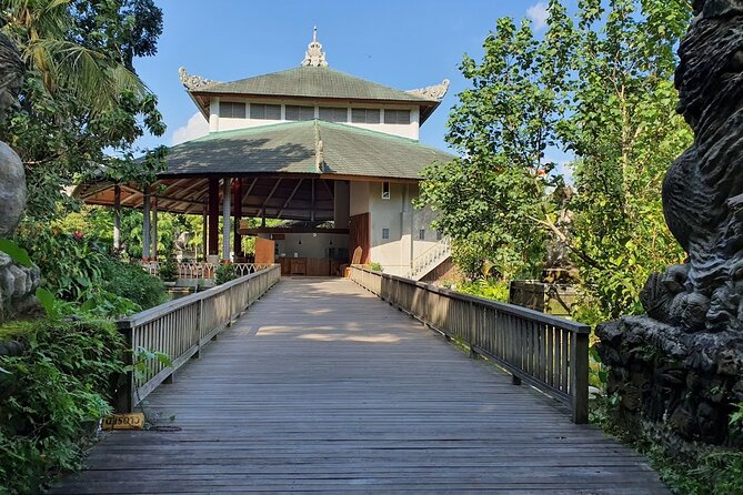 Full Day Private Tour to Ubud Waterfall and Tanah Lot Sunset - Stop 5: Tanah Lot Temple on the sea rock at sunset