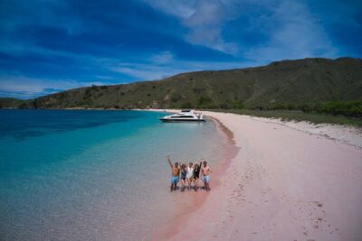 Full Day Trip to Explore 6 Destinations in Labuan Bajo and Komodo - Padar Island: the short trek that earns the 360 view