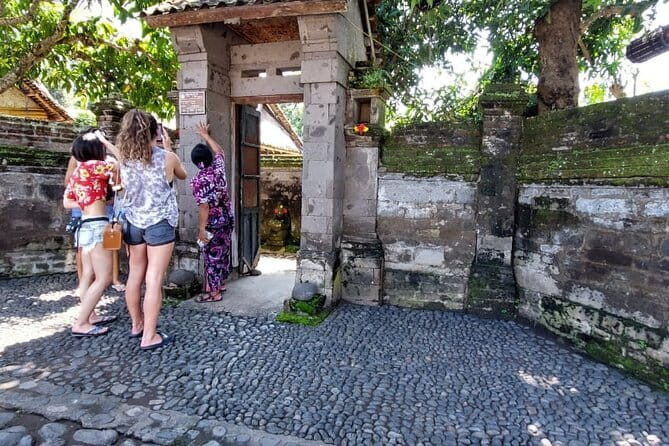 Full-Day Ubud Village including Mt Batur Tirta Empul and Sightseeing Tour - Tirta Empul Temple: why the cleansing ritual matters