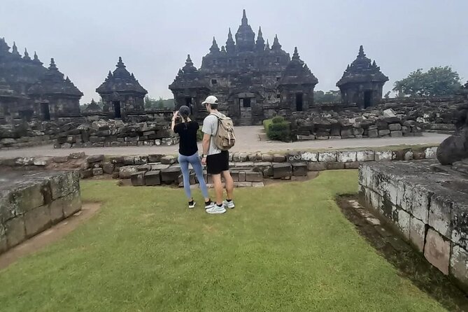 FUN Cycling Tour De Temples - Lunch, snacks, and water: the comfort detail that makes cycling tours work