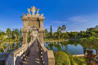 Gate Heaven of LEMPUYANG TEMPLE & East Bali Tours - Tirta Gangga Water Palace and Lunch: Fountains, Pools, and Garden Walks