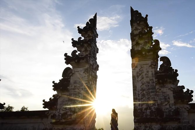 Gate of Heaven With Blue Lagoon Beach Tours - Tirta Gangga: a historic water garden break in the middle of temple time