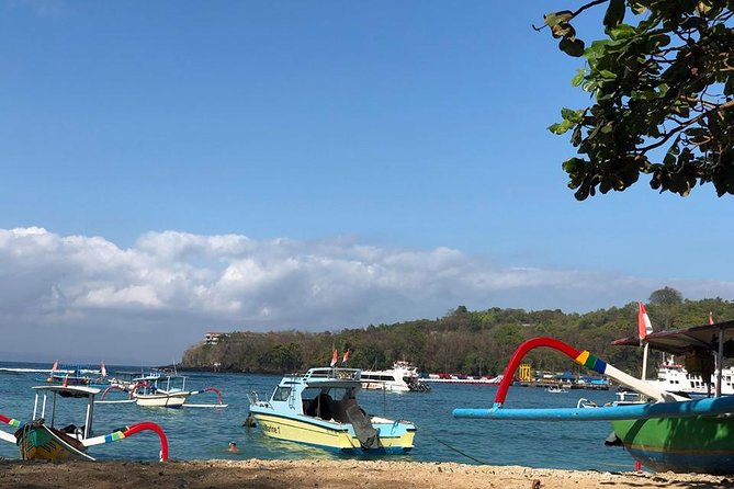 Gates of Heaven Temple and Blue Lagoon Snorkeling with All-inclusive - Topi Inn lunch: simple fuel between temple and reef