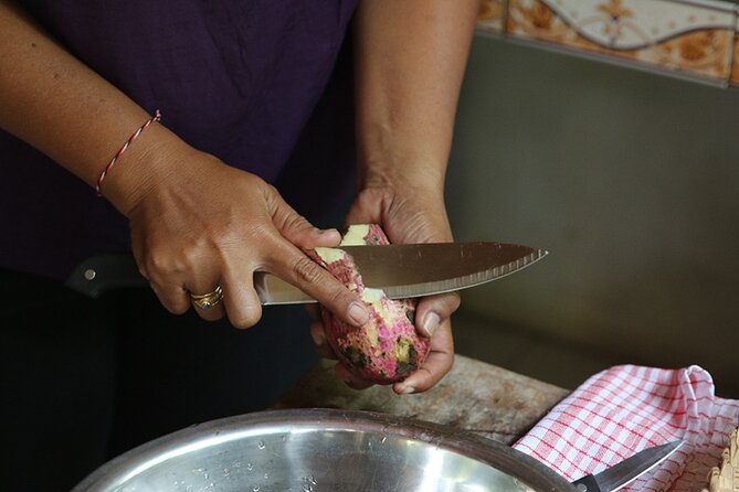 Gianyar Market Visit & Cooking Class in Ubud with Kadek & Putu - Where the tour starts: Ubud pickup and a real family pace