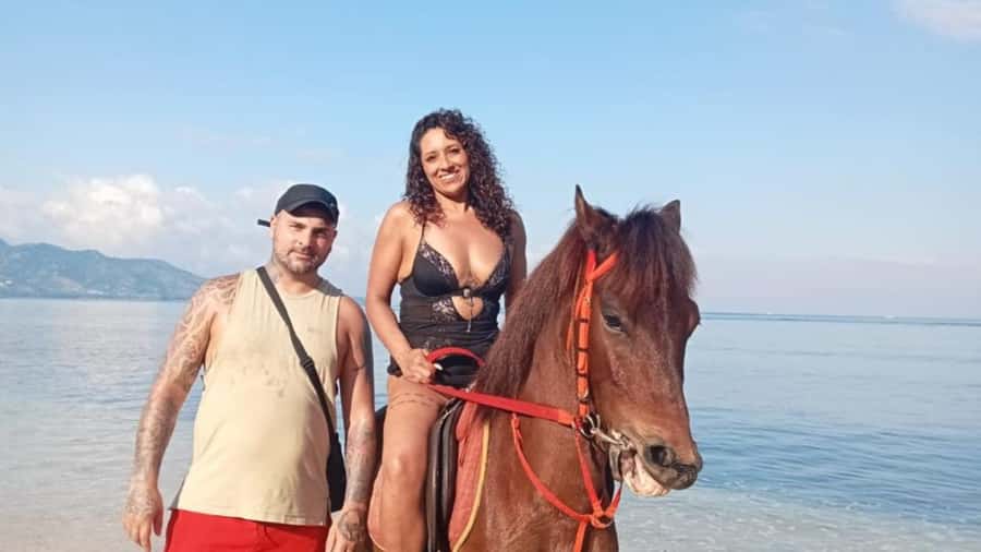 Gili Air: 1-Hour Horse Riding Adventure - Riding the Gili Air Coastline: Wind, Sand, and Real-World Views