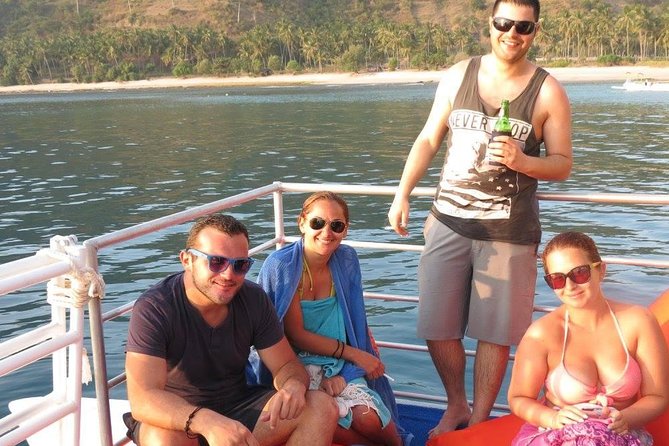 Gili Hai 3 Islands BBQ Sunset Cruise - Stop 1 on Gili Meno: snorkeling with underwater statues
