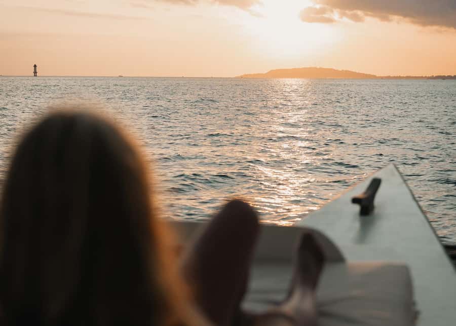 Gili Islands: 4-in-1 Catamaran Snorkeling Experience - Snorkeling the Top Gili Spots: Turtles, Coral, and GoPro Help