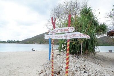 Gili Nanggu,Gili Kedis & Gili Sudak Hopping island & Snorkeling Tour - The boat ride: small group energy on a wooden outrigger