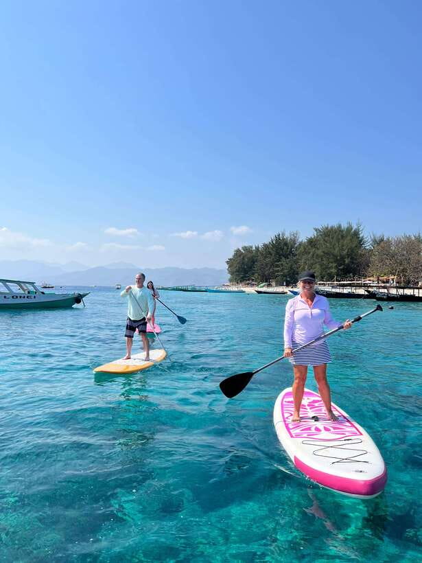 gili sunrise Stand-up paddle boarding or kayaking (droneshot - Gear and behavior rules: what to bring (and what to avoid)