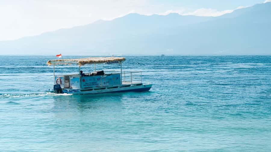 Gili Trawangan: 3 Gili Islands Turtle Snorkel Cruise w/ BBQ - Gili Air Snorkeling and the BBQ Pontoon Lunch