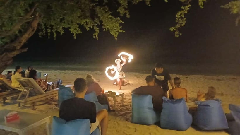 Gili Trawangan: Experience The Gili Fireshow with Cocktail - The after-show lesson: learning the tricks behind the fire