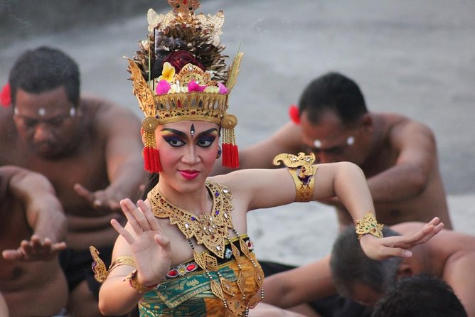 Half-Day Tour: Uluwatu Temple and Kecak Fire Dance Show - Padang Padang Beach: the 1-hour break before the temple