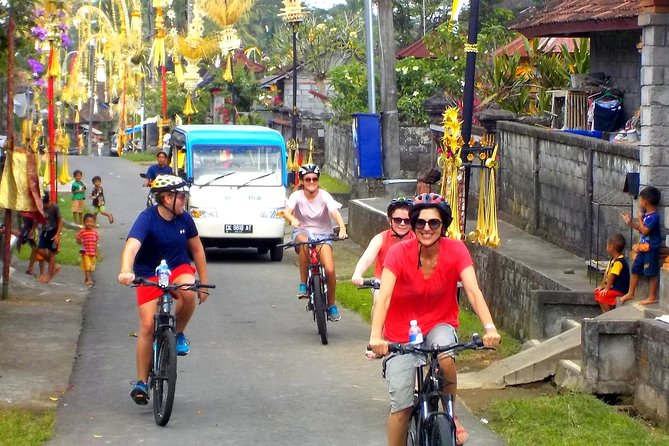 Half-Day Ubud Electric Cycling Tour to Tirta Empul Water Temple - Stop 1: Tirta Empul Water Temple and the Purification Springs