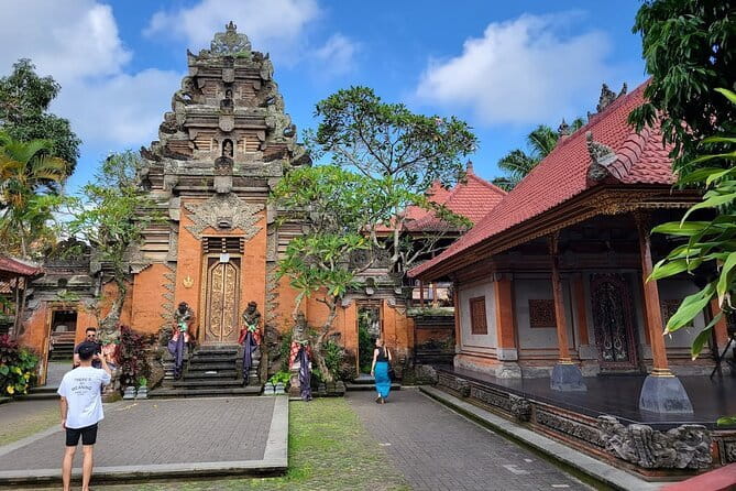 Half Day Ubud Village Private All Inclusive Tour - Ubud Royal Palace: Seeing Balinese Kingdom Architecture Up Close