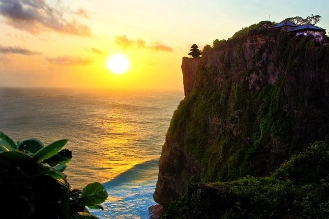 Half Day: Uluwatu Temple,KECAK FIRE DANCE Evening Tour & Jimbaran SEAFOOD Dinner - A Sunset-Focused South Bali Route in One Efficient Block