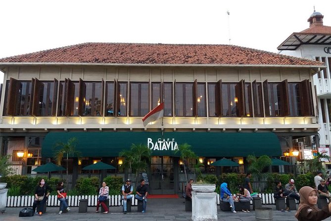 Halfday Batavia by Night with dinner at Cafe Batavia & souvenir - Why Jakarta’s Old Town looks different after sunset