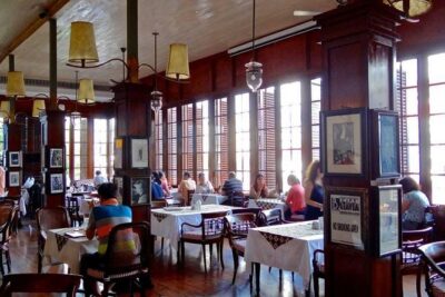 Halfday Batavia by Night with dinner at Cafe Batavia & souvenir - 4:00 pm to dinner: the pacing that makes the night tour work