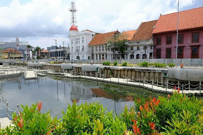 Halfday Excursion Old city Batavia with Lunch and Souvenir - Glodok Chinatown: market alleys first, photos later