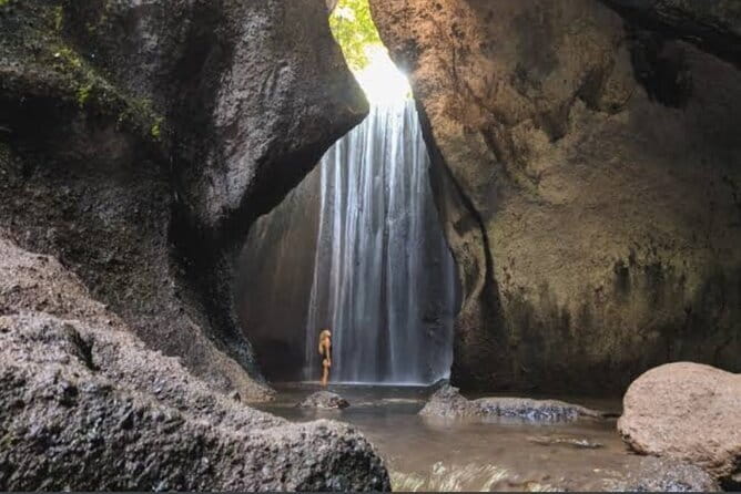 Heaven Gate, Tirtagangga and Tukad Cepung Waterfall - All Inclusive - Tirta Gangga Water Palace: Sacred Water Meets Pretty Pools