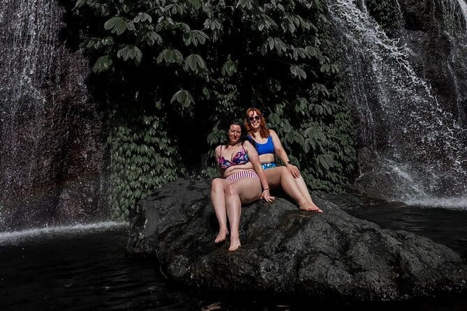 Hidden North Waterfall Bali All inclusive - The guides: English explanations and photo help that makes a difference