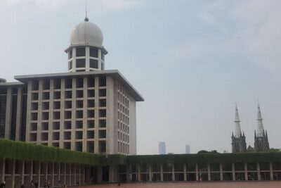 Highlights of Jakarta City : Half-Day Tour All around Jakarta - The train ride to Makutharama Puppet Studio: modern Jakarta, past-style storytelling