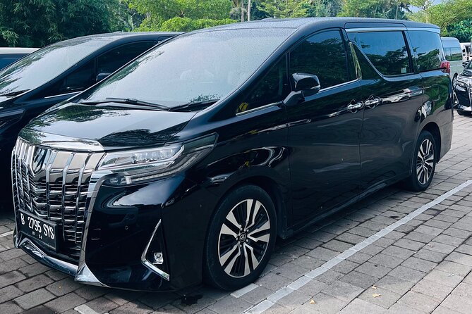 Hire a Luxury Private Car in Bali with an English Speaking Driver - First-Class Comfort in the Alphard (Why the Seating Matters)