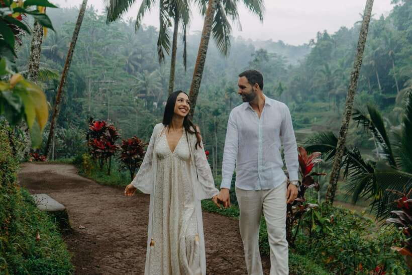 Hire Bali Private Professional Photographer with Edit Photos - Coffee plantation testing: a real break, not just waiting around