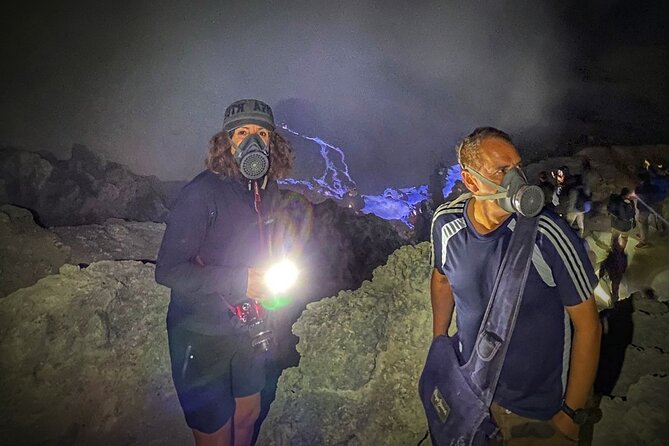 Ijen Blue Fire Trekking - Safety in the smoke: gas mask, headlight, and why timing matters