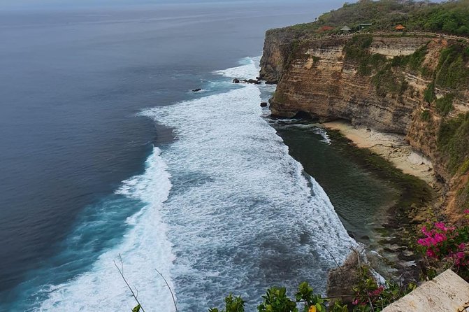 Incredible Uluwatu Temple Sunset & Kecak Fire Dance - Kecak Fire Dance: The Chant, the Fire, and the Ramayana Scene