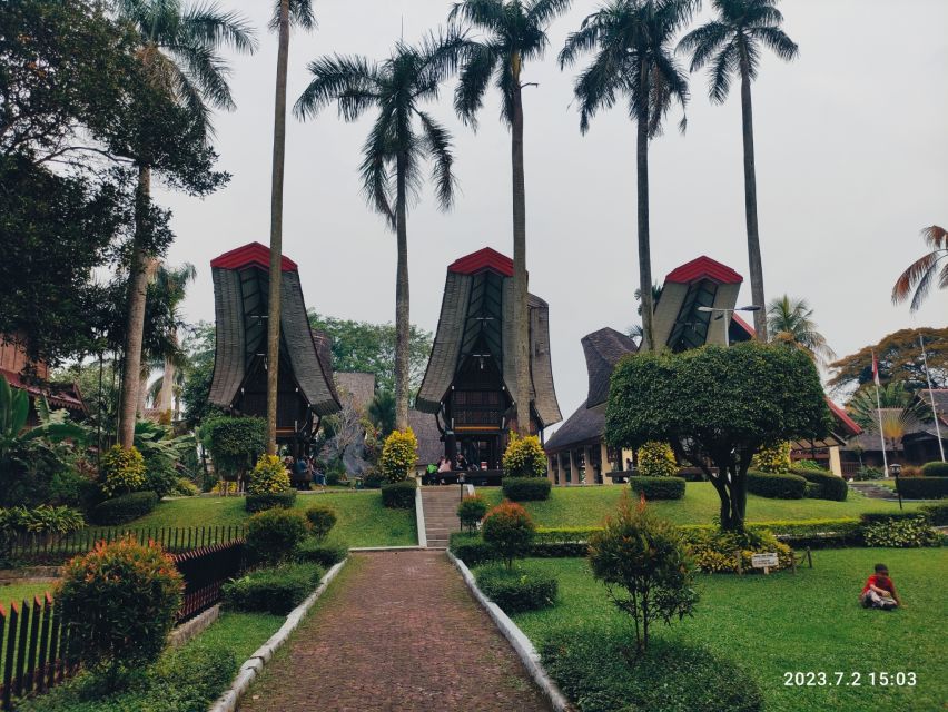 Indonesia Miniature in Park and Jakarta Highlights Tour - Guides and group feel: why the right guide makes this day click