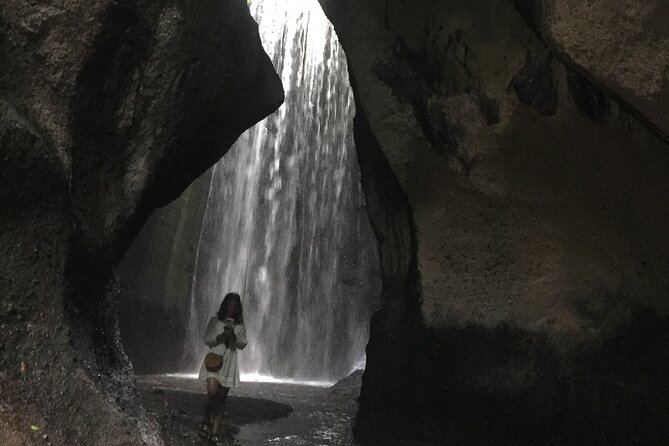 Instagram Tour Popular Spot in Bali - Private & All-inclusive - Night market strolls and Legian Street: where Bali turns social