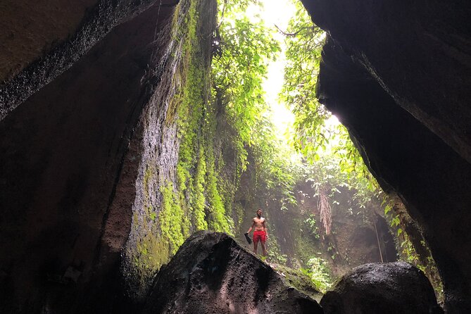Instagram Tour Popular Spot in Bali - Private & All-inclusive - Guide + photographer: why this tour’s people matter